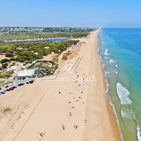 Cavalo Preto Beach By Golden Zenith * 奎特里拉